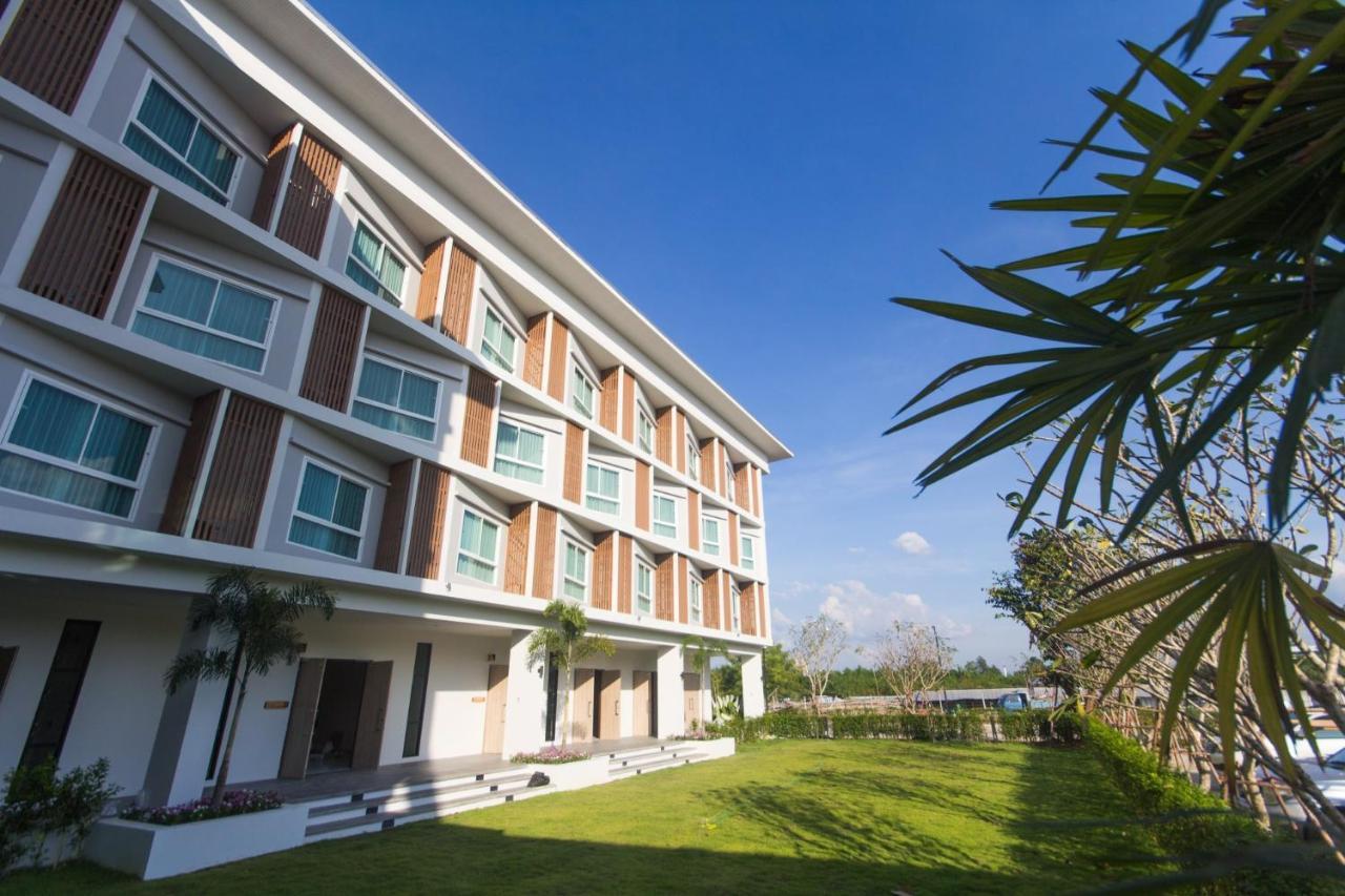 Donchan Grand Hotel Chiang Mai Exterior foto