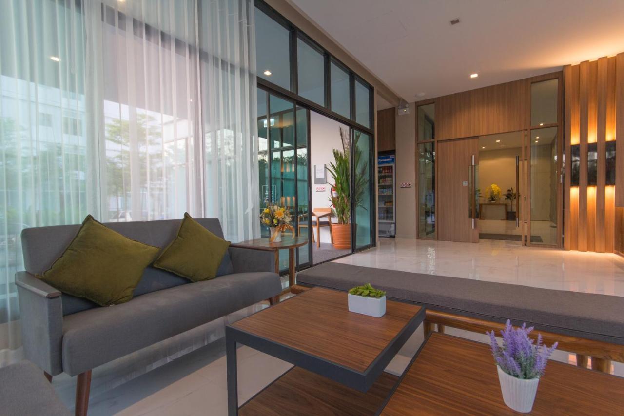 Donchan Grand Hotel Chiang Mai Exterior foto